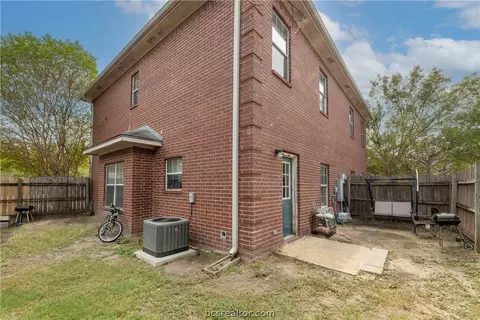 2427 Berger Dr, Bryan, TX 77802 photo 16