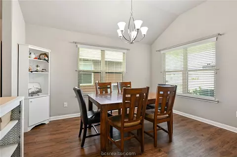 2121 Dumfries Dr, Bryan, TX 77807 photo 7