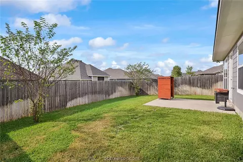 2121 Dumfries Dr, Bryan, TX 77807 photo 17
