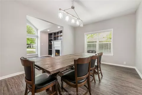 2306 Valley View Dr, Bryan, TX 77802 photo 12