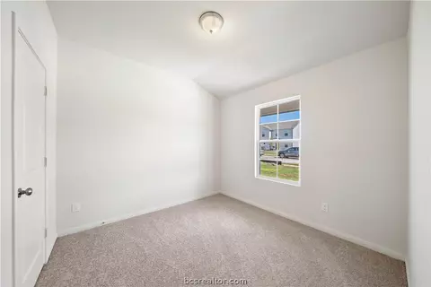 5501 Fox Blf, Bryan, TX 77807 photo 3