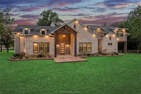 9114 Riley Green Dr, Franklin, TX 77856