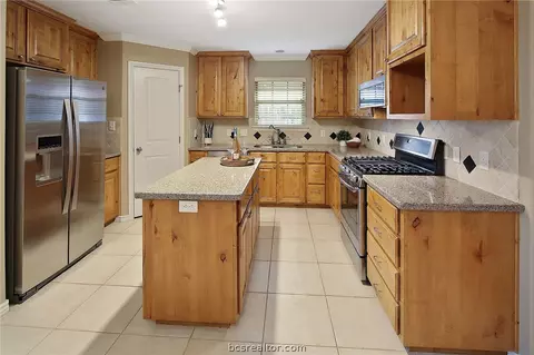 2605 Priscilla Ct, Bryan, TX 77802 photo 13