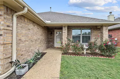 2605 Priscilla Ct, Bryan, TX 77802 photo 2