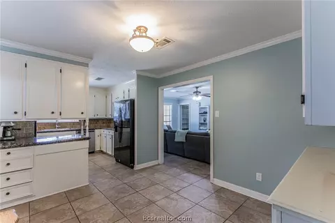1114 Lamar Dr, Bryan, TX 77802 photo 10