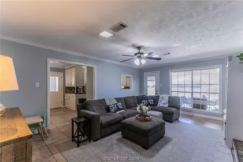 1114 Lamar Dr, Bryan, TX 77802 photo 2