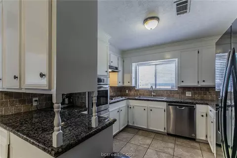 1114 Lamar Dr, Bryan, TX 77802 photo 6