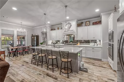 3918 Austins Estates Dr, Bryan, TX 77808 photo 5