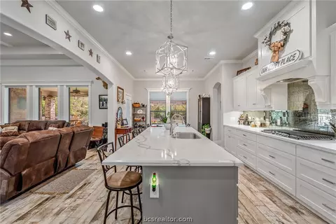 3918 Austins Estates Dr, Bryan, TX 77808 photo 7