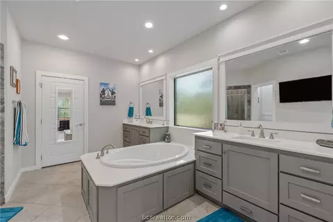 3918 Austins Estates Dr, Bryan, TX 77808 photo 19