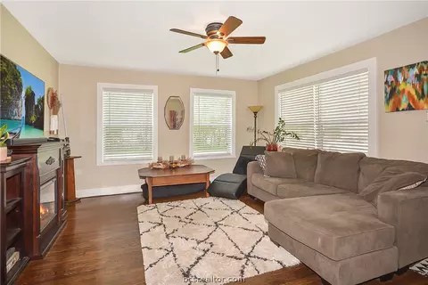 1019 E 27th St, Bryan, TX 77803 photo 8