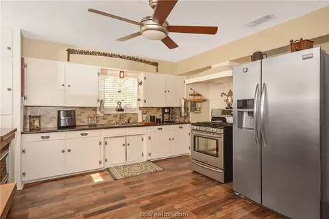 1019 E 27th St, Bryan, TX 77803 photo 4