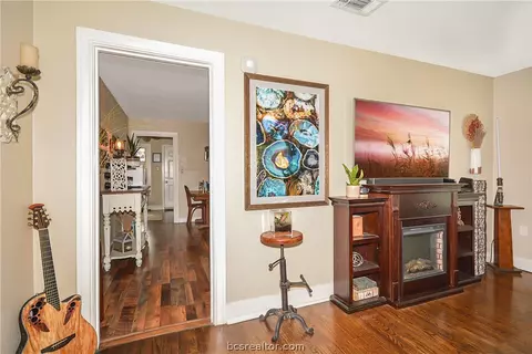 1019 E 27th St, Bryan, TX 77803 photo 7