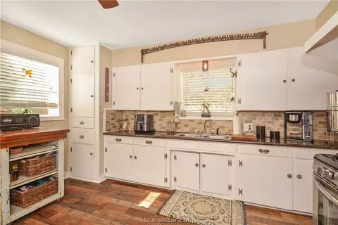 1019 E 27th St, Bryan, TX 77803 photo 11