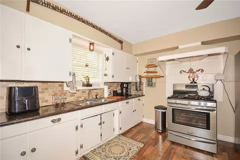 1019 E 27th St, Bryan, TX 77803 photo 12