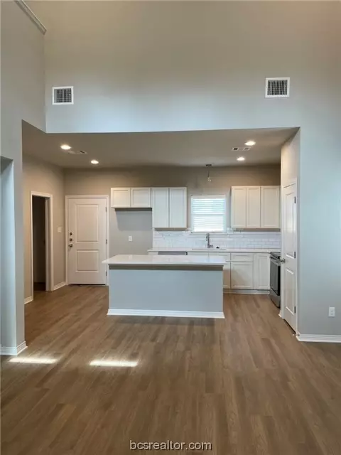 1411 Scott St, Bryan, TX 77803 photo 3