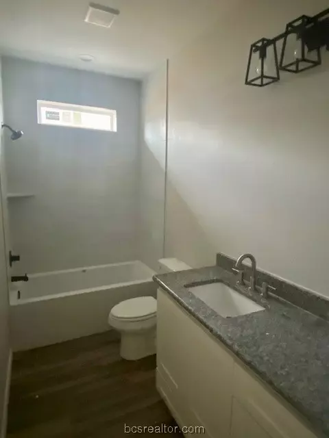 245 Peach, Bryan, TX 77803 photo 8