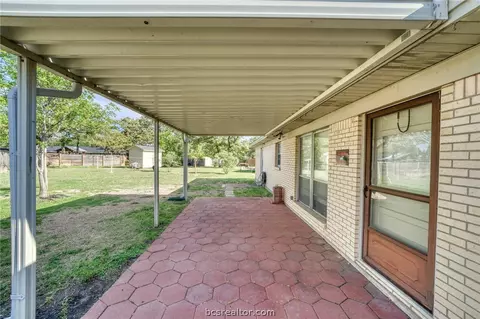 702 Esther, Bryan, TX 77802 photo 7