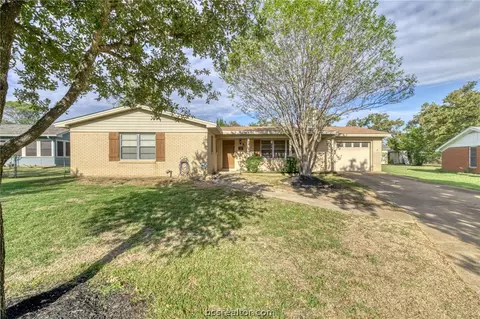 702 Esther, Bryan, TX 77802 photo 1