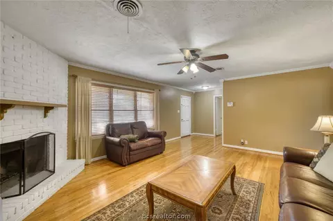 702 Esther, Bryan, TX 77802 photo 10