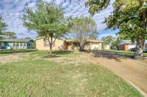 702 Esther, Bryan, TX 77802 photo 28