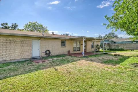 702 Esther, Bryan, TX 77802 photo 23