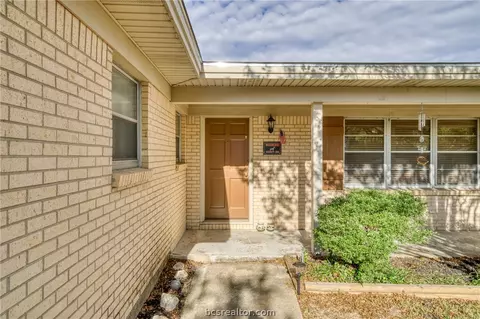 702 Esther, Bryan, TX 77802 photo 8