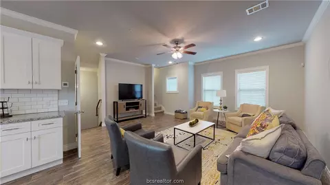 604 Clay St, Bryan, TX 77801 photo 5