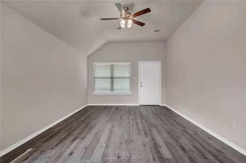 2860 Messenger Way, Bryan, TX 77803 photo 8