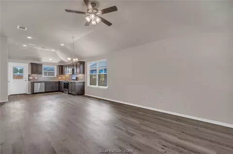 2860 Messenger Way, Bryan, TX 77803 photo 6