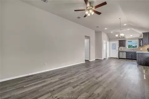 2860 Messenger Way, Bryan, TX 77803 photo 7