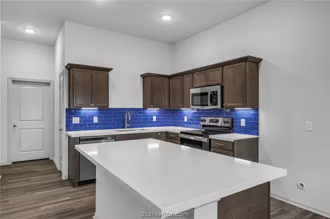 2863 Messenger Way, Bryan, TX 77803 photo 4