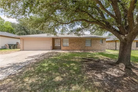 1711 Luza St, Bryan, TX 77802 photo 1