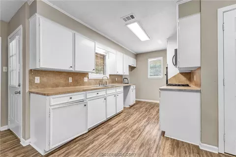 1711 Luza St, Bryan, TX 77802 photo 6