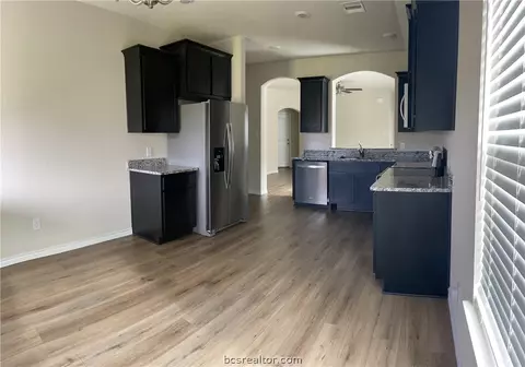 1969 Cartwright St, Bryan, TX 77807 photo 4