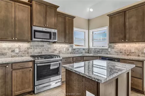 2913 Spector Dr, Bryan, TX 77803 photo 6