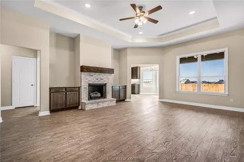 2913 Spector Dr, Bryan, TX 77803