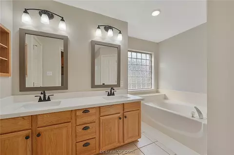 3918 Brighton Dr, Bryan, TX 77802 photo 13
