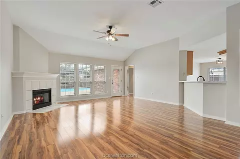 3918 Brighton Dr, Bryan, TX 77802 photo 5