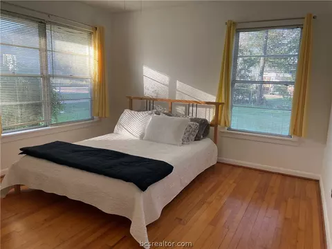 406 Olive St, Bryan, TX 77801 photo 12