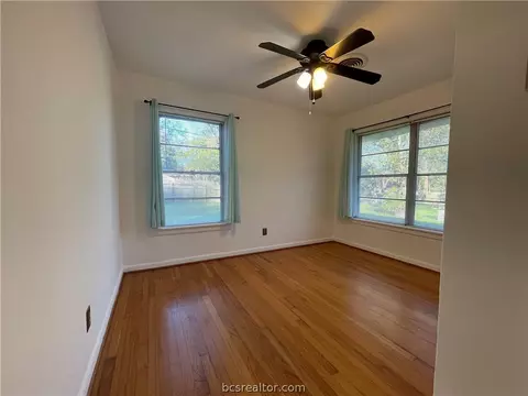 406 Olive St, Bryan, TX 77801 photo 10