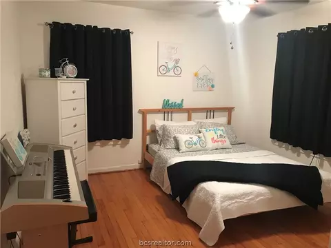406 Olive St, Bryan, TX 77801 photo 22