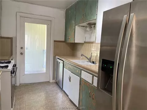 406 Olive St, Bryan, TX 77801 photo 5