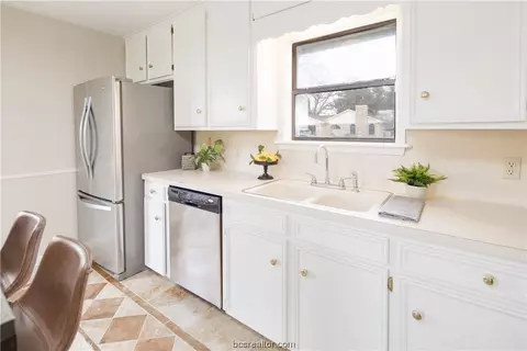 4516 Sutton Ct, Bryan, TX 77802 photo 10