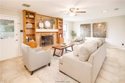 4516 Sutton Ct, Bryan, TX 77802 photo 4