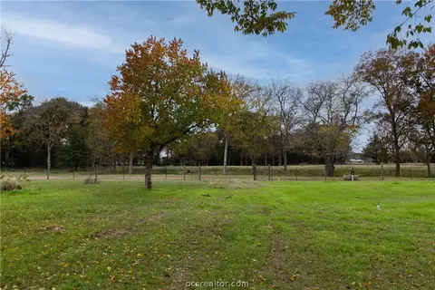 5815 Hare Pvt Ln, Bryan, TX 77808 photo 4