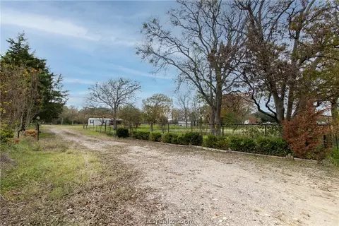 5815 Hare Pvt Ln, Bryan, TX 77808 photo 2
