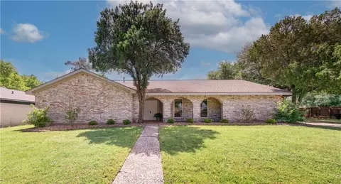 1800 Leona Dr, College Station, TX 77840