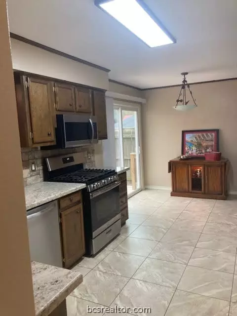 1105 E 24th St, Bryan, TX 77803 photo 7