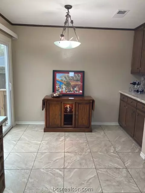 1105 E 24th St, Bryan, TX 77803 photo 5